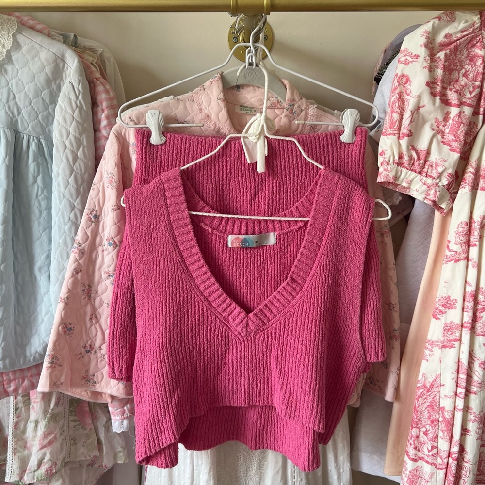 KNIT SKIRT + VEST SET by FP BEACH 💗